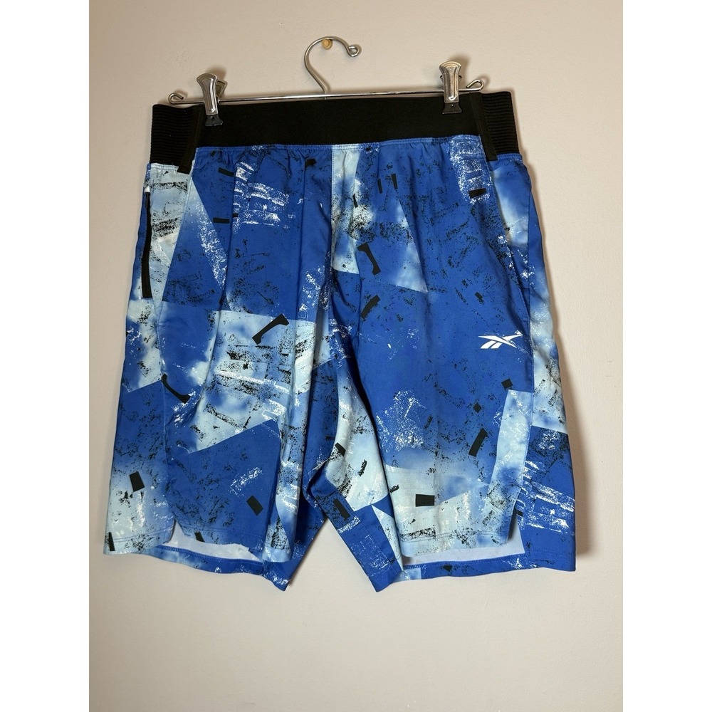 Reebok Men's gym Shorts Size Medium Blue black and‎ white